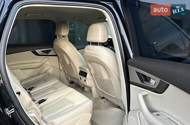 Внедорожник / Кроссовер Audi Q7 2015 в 
