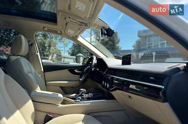 Внедорожник / Кроссовер Audi Q7 2017 в 