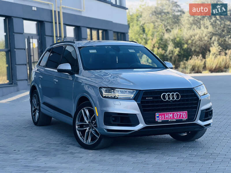 Внедорожник / Кроссовер Audi Q7 2017 в 