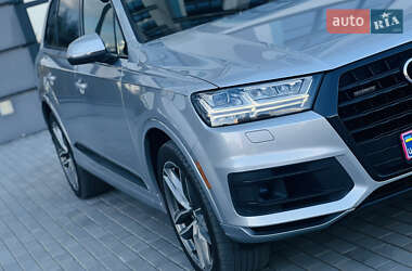 Внедорожник / Кроссовер Audi Q7 2017 в 