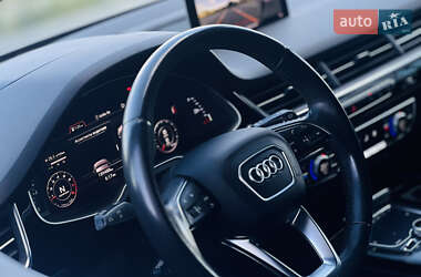 Внедорожник / Кроссовер Audi Q7 2017 в 