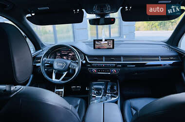 Внедорожник / Кроссовер Audi Q7 2017 в 