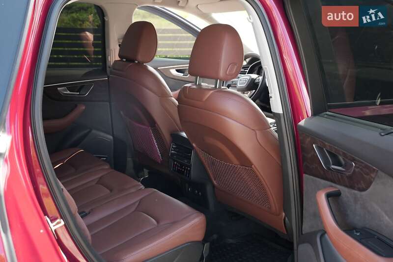 Позашляховик / Кросовер Audi Q7 2019 в Мукачевому