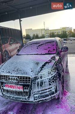 Внедорожник / Кроссовер Audi Q7 2013 в 