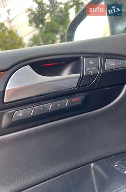Внедорожник / Кроссовер Audi Q7 2013 в 