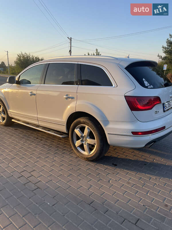 Внедорожник / Кроссовер Audi Q7 2012 в Новояворовске