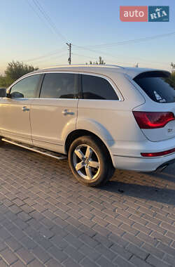 Позашляховик / Кросовер Audi Q7 2012 в 