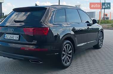Внедорожник / Кроссовер Audi Q7 2017 в 