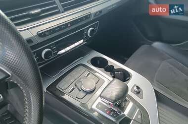 Внедорожник / Кроссовер Audi Q7 2017 в 