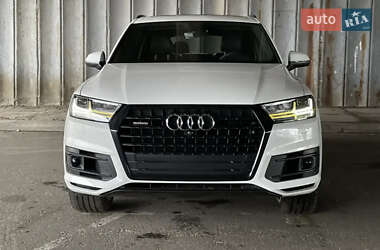 Внедорожник / Кроссовер Audi Q7 2017 в 