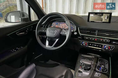 Внедорожник / Кроссовер Audi Q7 2017 в 