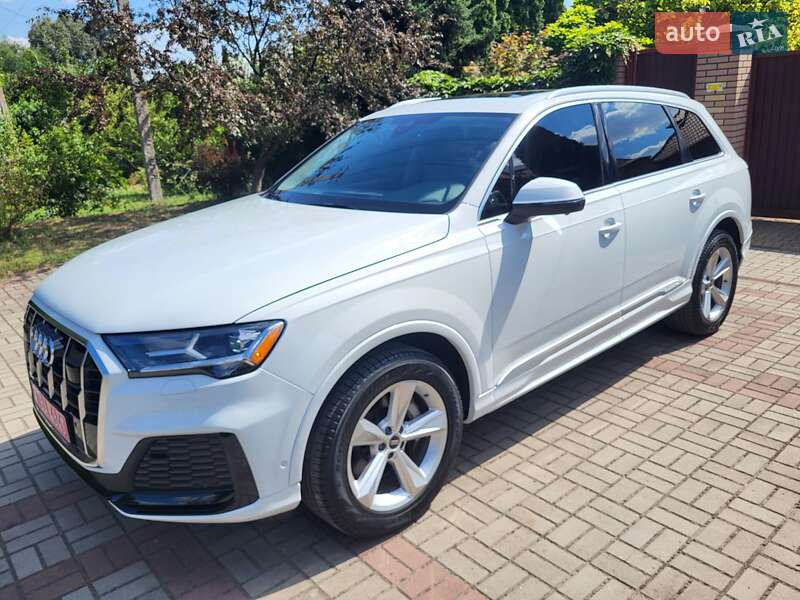 Внедорожник / Кроссовер Audi Q7 2022 в 