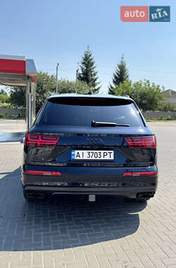 Внедорожник / Кроссовер Audi Q7 2017 в 