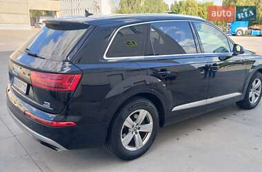 Внедорожник / Кроссовер Audi Q7 2018 в 