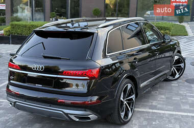 Внедорожник / Кроссовер Audi Q7 2020 в 