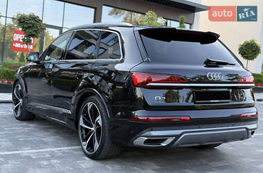 Внедорожник / Кроссовер Audi Q7 2020 в 