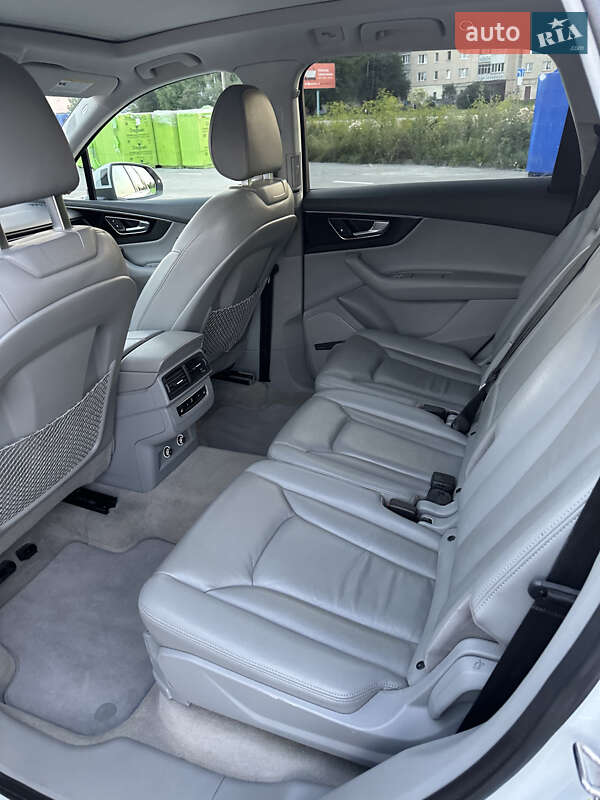 Внедорожник / Кроссовер Audi Q7 2018 в Каменец-Подольском