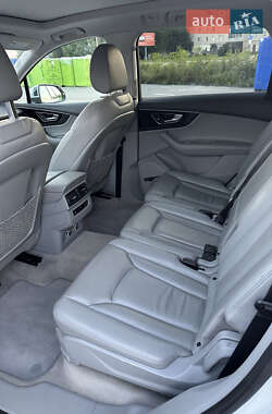 Внедорожник / Кроссовер Audi Q7 2018 в 