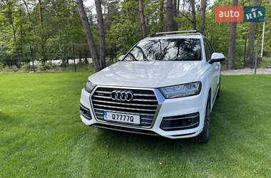 Внедорожник / Кроссовер Audi Q7 2017 в 