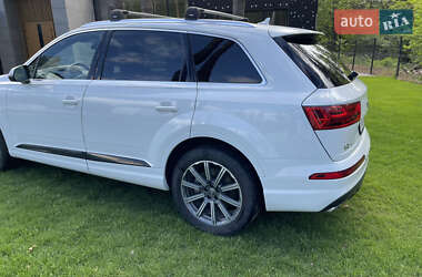 Внедорожник / Кроссовер Audi Q7 2017 в 