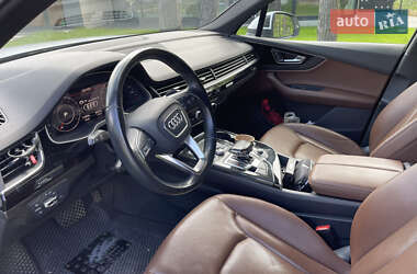 Внедорожник / Кроссовер Audi Q7 2017 в 