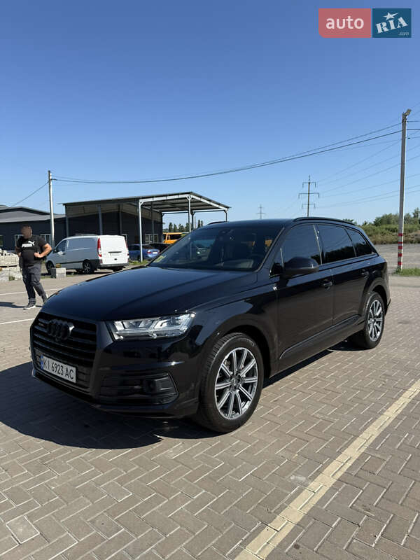 Позашляховик / Кросовер Audi Q7 2016 в Ірпені