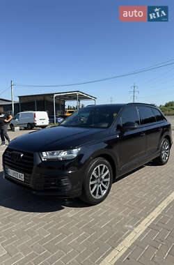 Внедорожник / Кроссовер Audi Q7 2016 в 