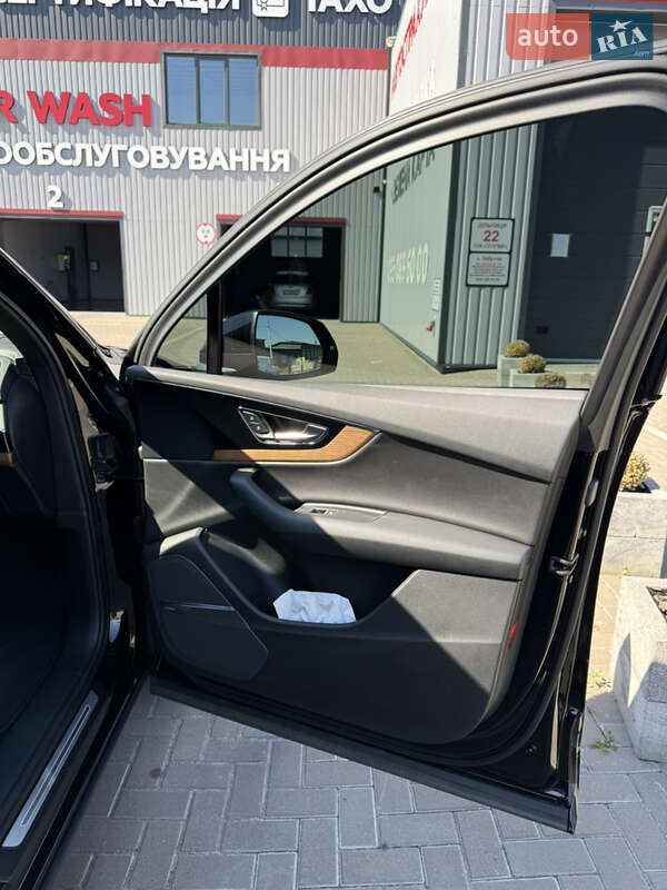 Позашляховик / Кросовер Audi Q7 2016 в Ірпені