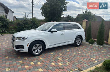 Внедорожник / Кроссовер Audi Q7 2017 в 