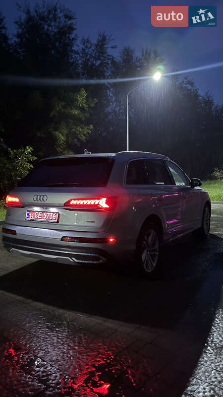 Внедорожник / Кроссовер Audi Q7 2022 в Новояворовске