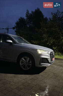 Внедорожник / Кроссовер Audi Q7 2022 в 