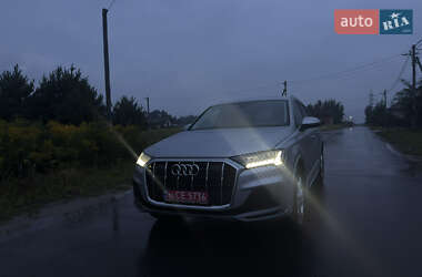 Внедорожник / Кроссовер Audi Q7 2022 в 