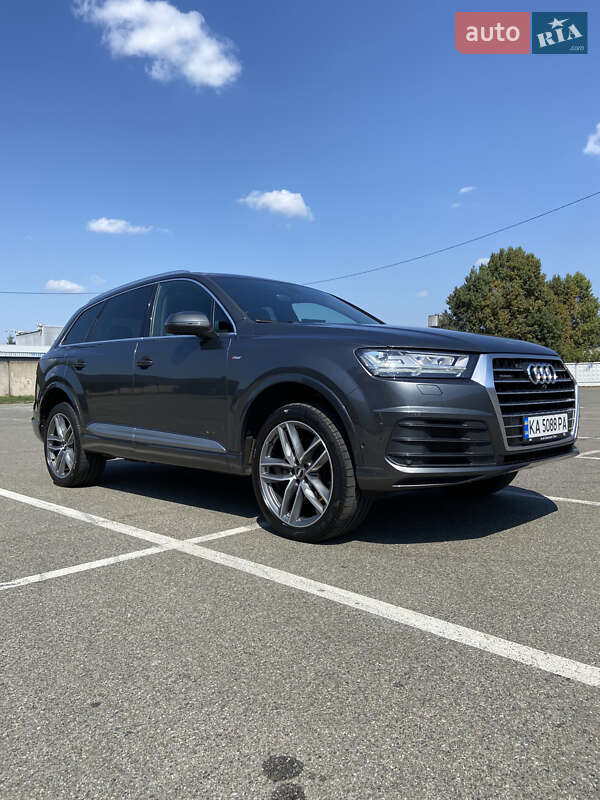 Позашляховик / Кросовер Audi Q7 2015 в Києві
