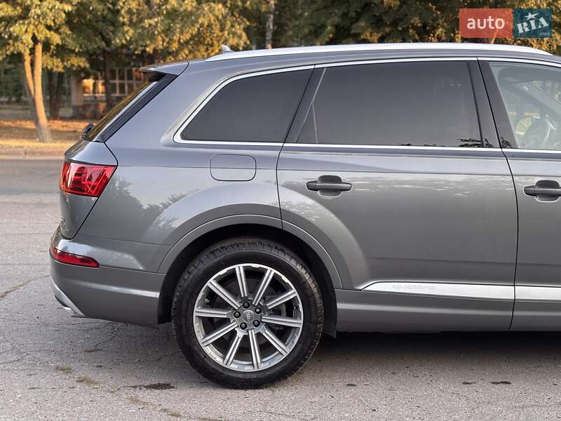 Внедорожник / Кроссовер Audi Q7 2017 в Киеве