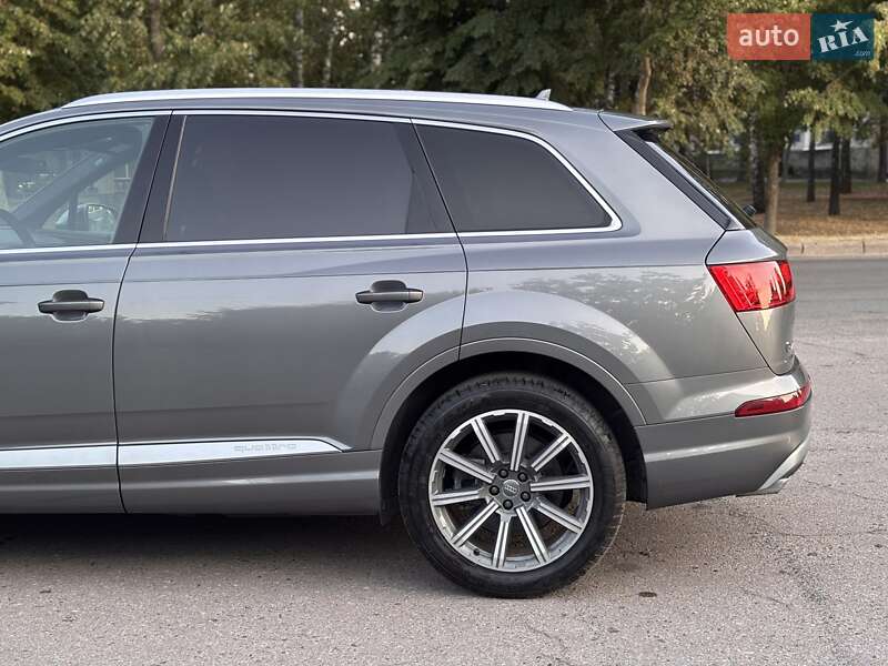 Внедорожник / Кроссовер Audi Q7 2017 в Киеве