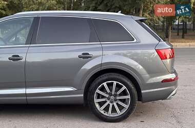 Внедорожник / Кроссовер Audi Q7 2017 в 