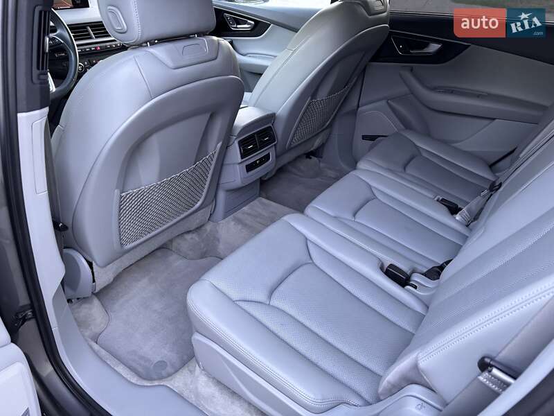 Внедорожник / Кроссовер Audi Q7 2017 в Киеве