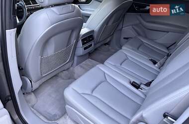 Внедорожник / Кроссовер Audi Q7 2017 в 