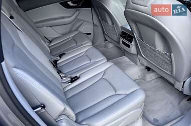 Внедорожник / Кроссовер Audi Q7 2017 в 