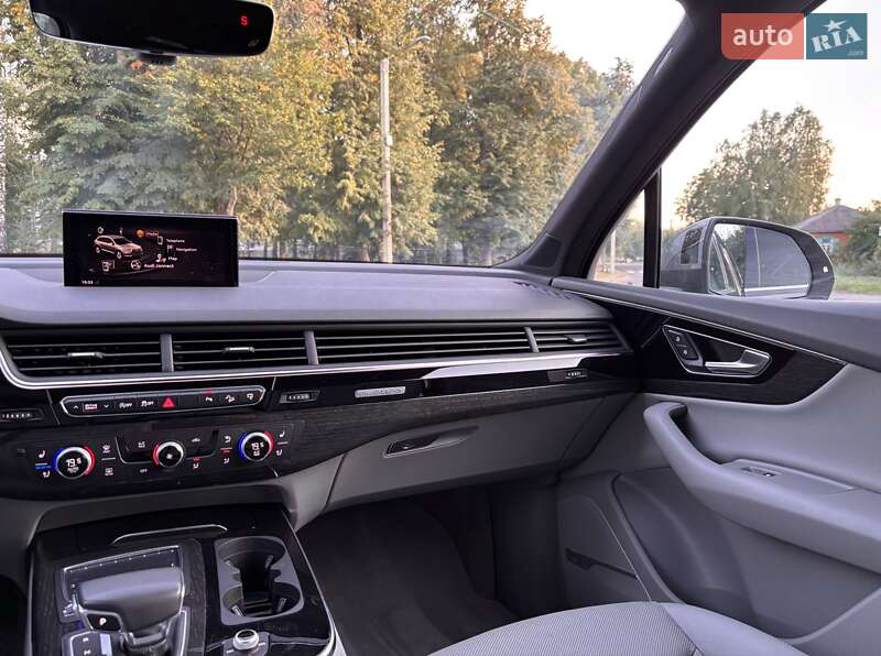 Внедорожник / Кроссовер Audi Q7 2017 в Киеве