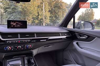 Внедорожник / Кроссовер Audi Q7 2017 в 