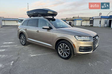 Внедорожник / Кроссовер Audi Q7 2019 в 