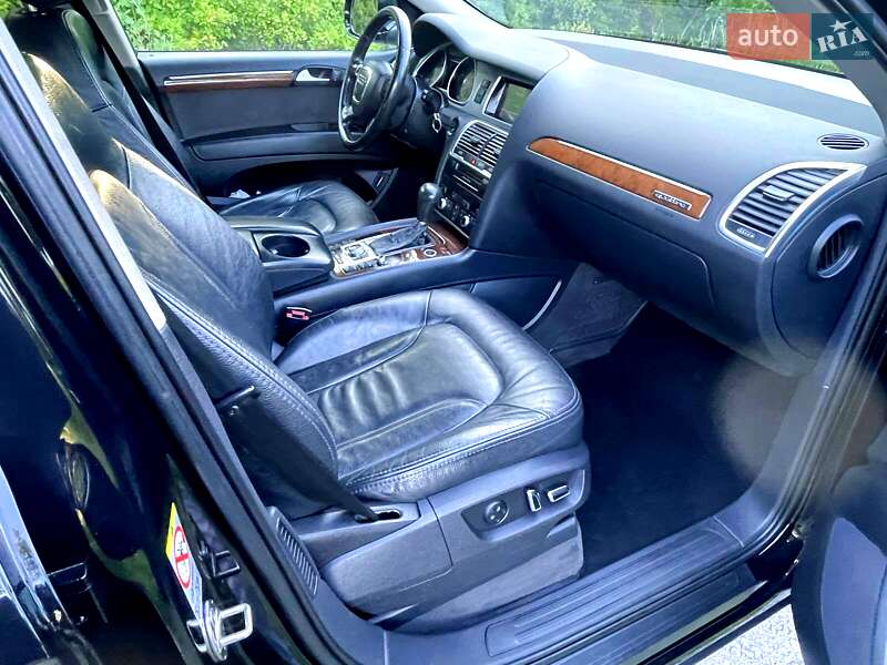 Позашляховик / Кросовер Audi Q7 2010 в Івано-Франківську