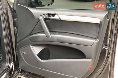 Внедорожник / Кроссовер Audi Q7 2013 в 