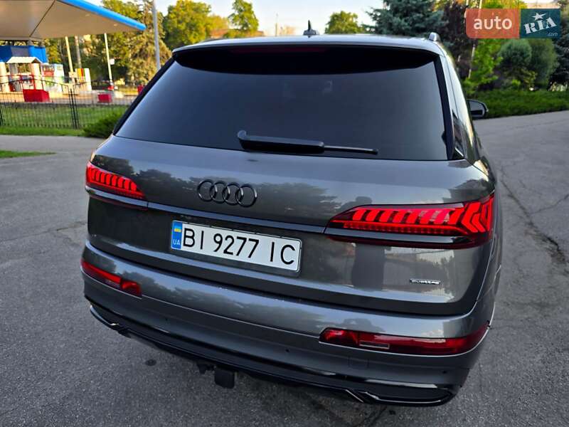 Позашляховик / Кросовер Audi Q7 2020 в Полтаві
