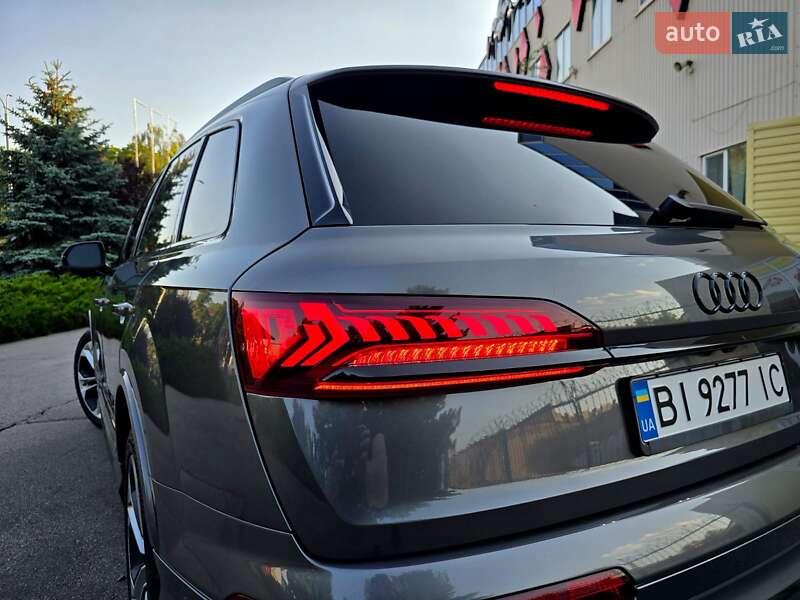 Позашляховик / Кросовер Audi Q7 2020 в Полтаві