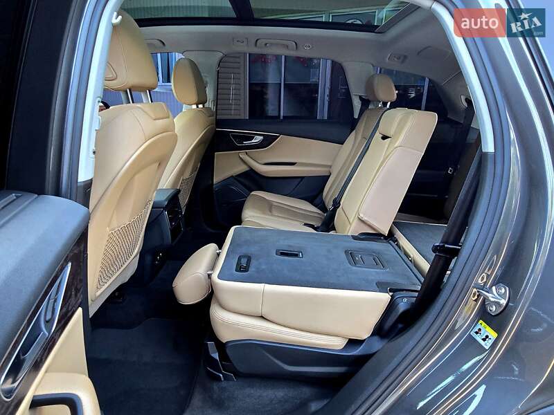 Позашляховик / Кросовер Audi Q7 2020 в Полтаві