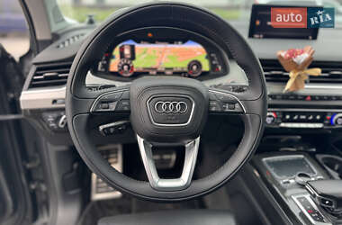 Внедорожник / Кроссовер Audi Q7 2015 в 