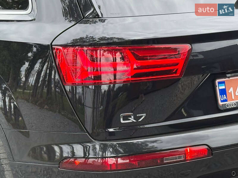 Позашляховик / Кросовер Audi Q7 2016 в Стрию