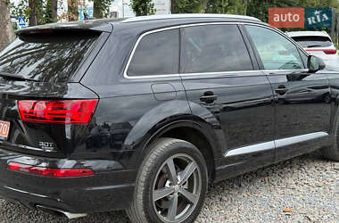 Внедорожник / Кроссовер Audi Q7 2016 в 